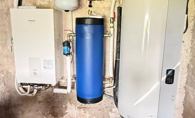 Pose d'une Pompe à Chaleur AIR/EAU et d'un Ballon Thermodynamique, Tarbes, BEENRJ